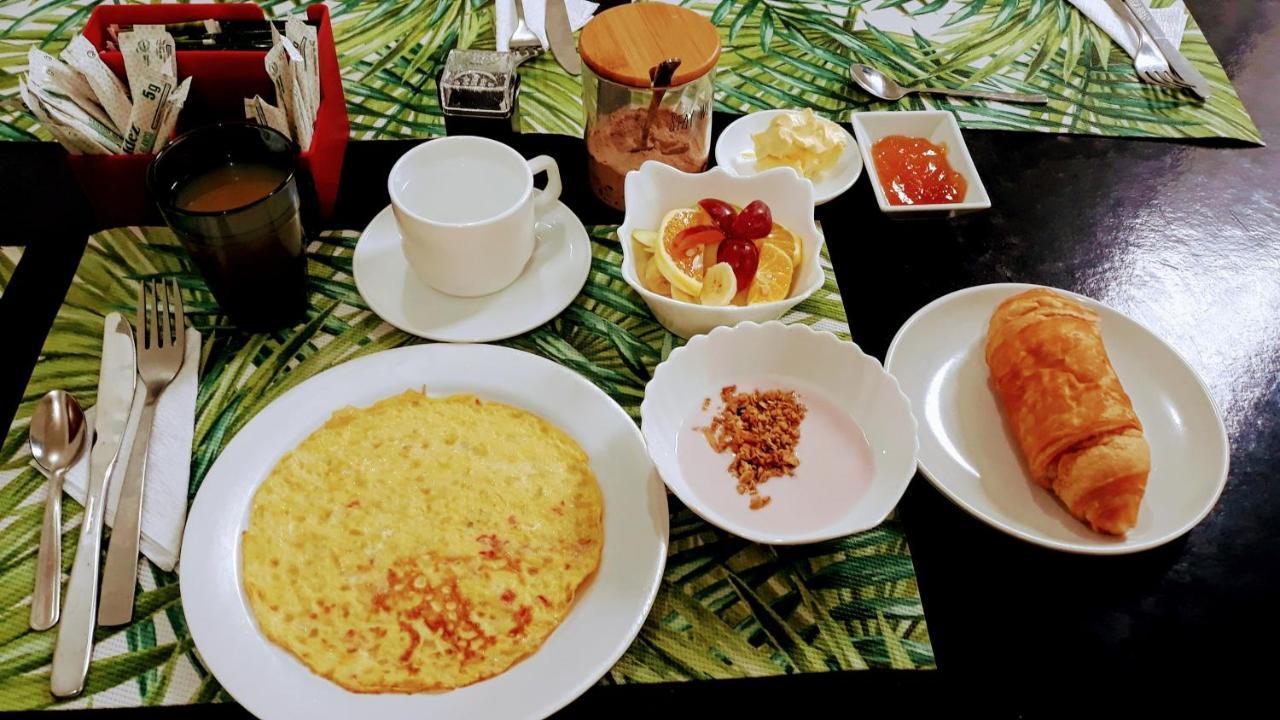 Suite Galarous Island 푸에르토아요라 외부 사진