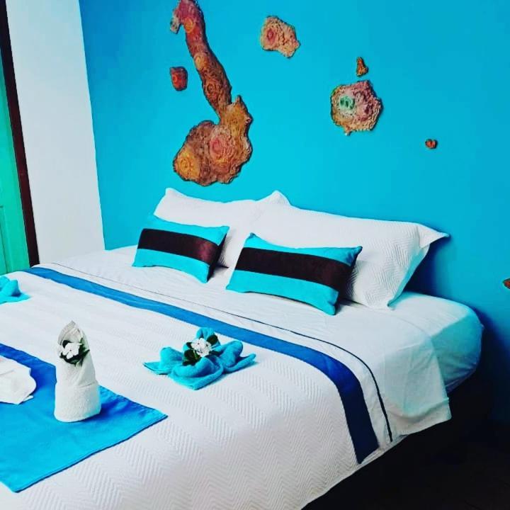 Suite Galarous Island 푸에르토아요라 외부 사진