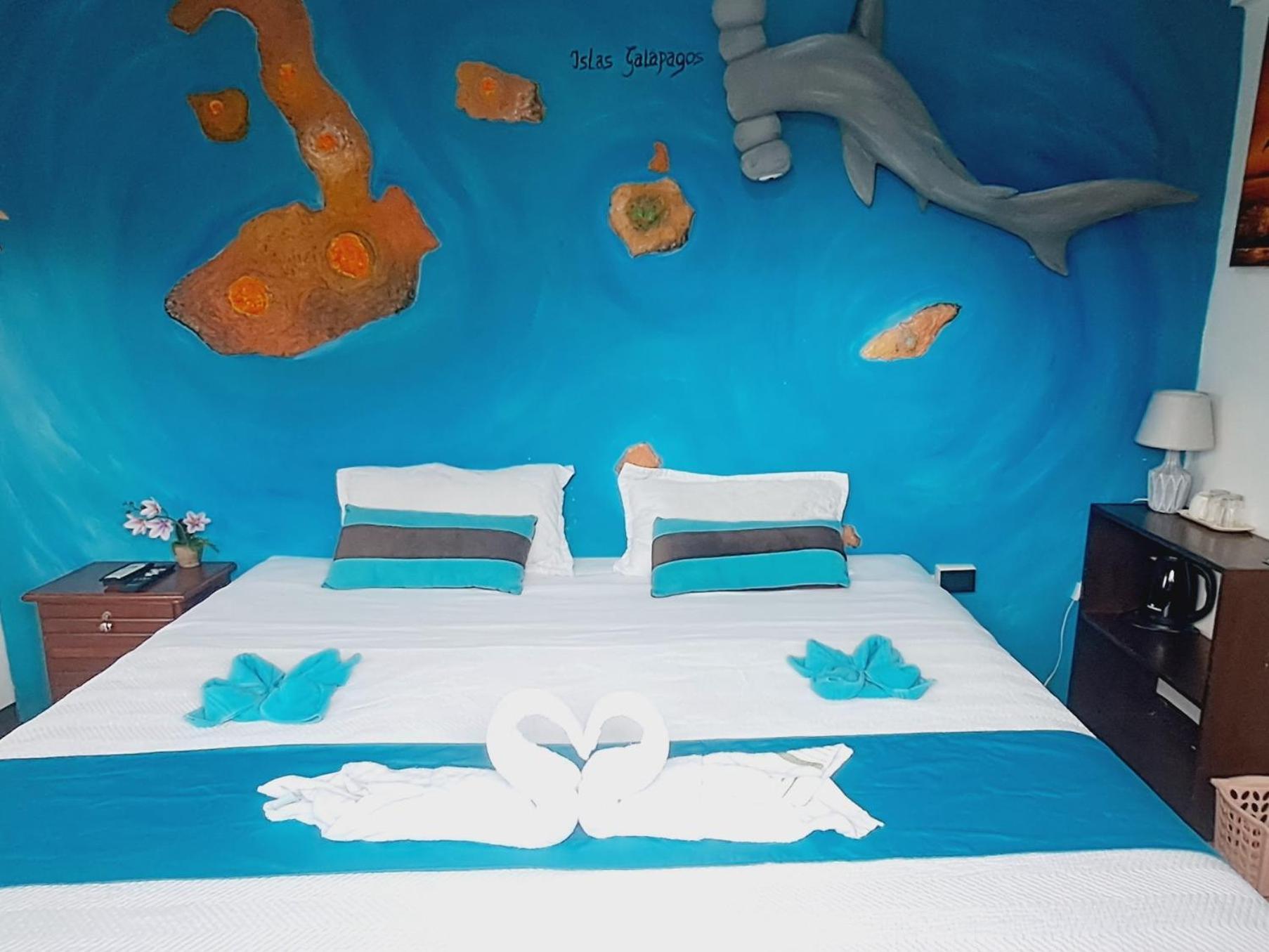 Suite Galarous Island 푸에르토아요라 외부 사진