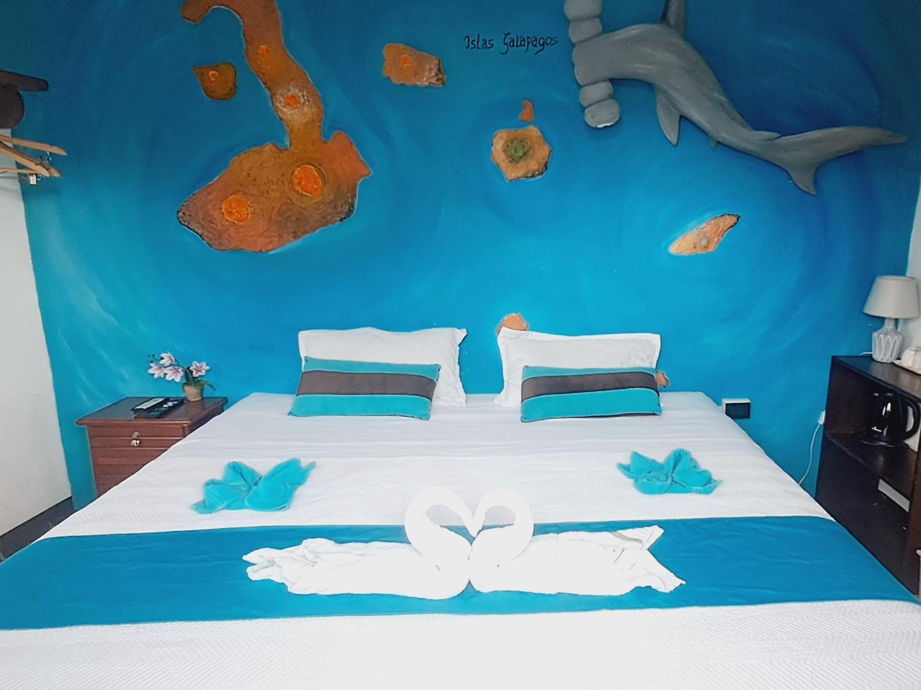 Suite Galarous Island 푸에르토아요라 외부 사진