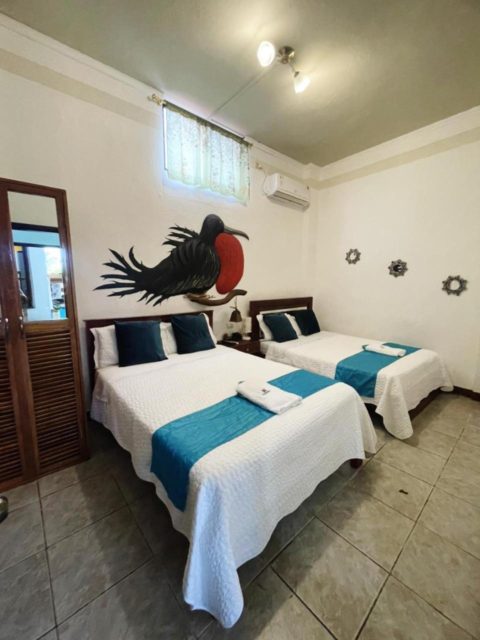 Suite Galarous Island 푸에르토아요라 외부 사진