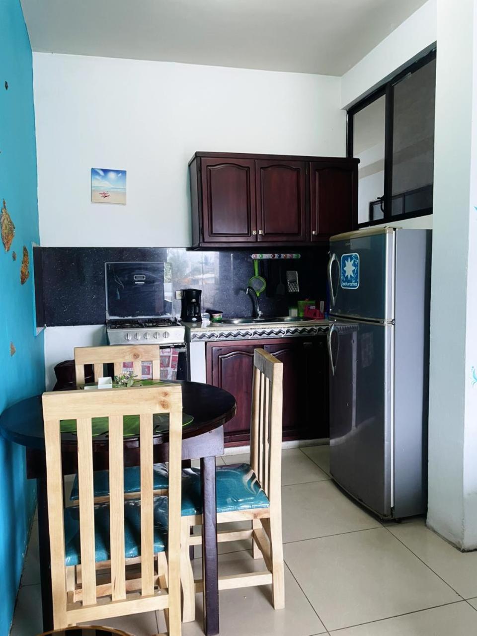 Suite Galarous Island 푸에르토아요라 외부 사진